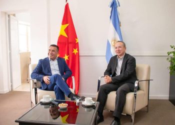 Embajador chino Wang Wei y Rioseco debatieron inversiones en Cutral Co