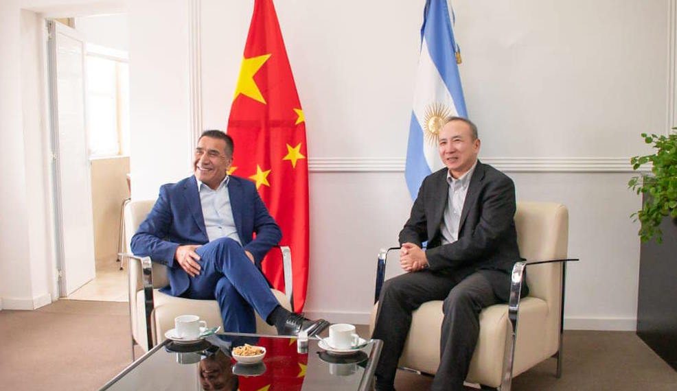 Embajador chino Wang Wei y Rioseco debatieron inversiones en Cutral Co