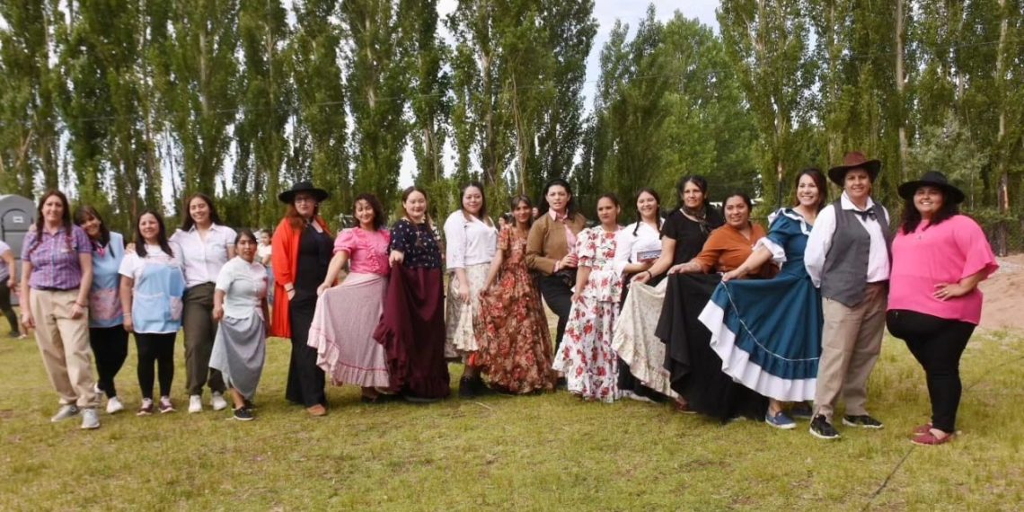 Plaza Huincul celebró el Día de la Tradición con una jornada al aire libre