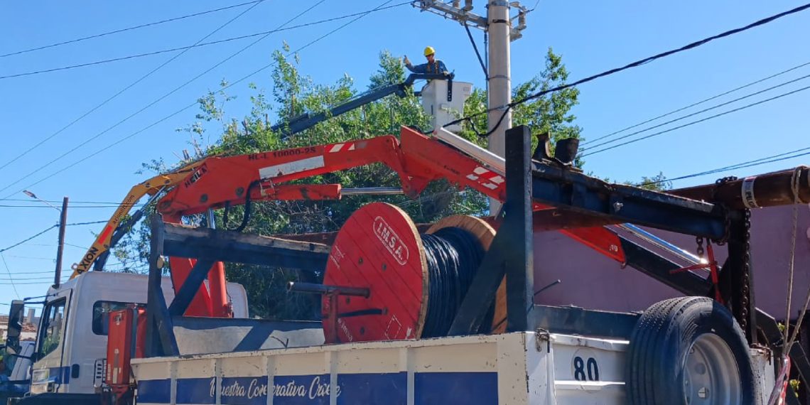 La infraestructura eléctrica mejora en Cutral Co con nuevas instalaciones