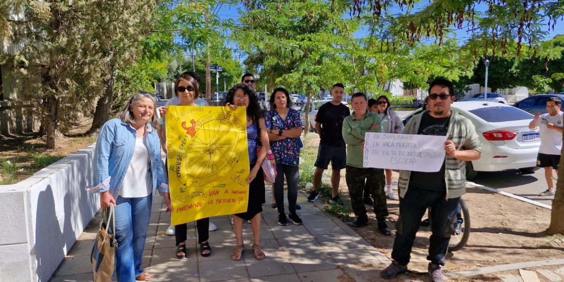 Cutral Co: Padres de la EPET 1 reclamaron en la escuela