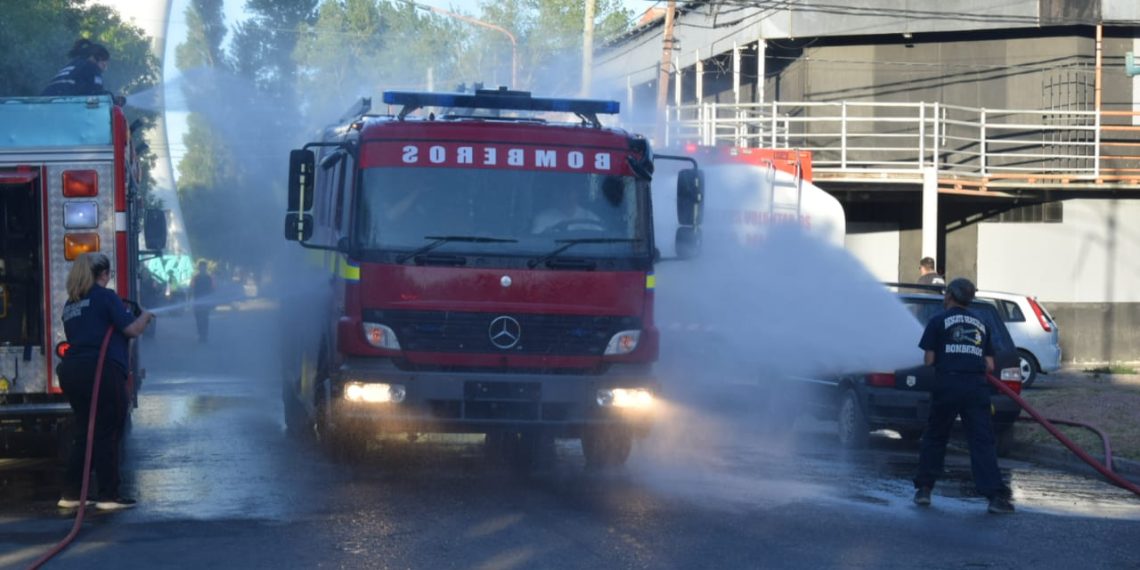 Se agranda el parque automotor de la Central N° 17 de bomberos de Plaza Huincul