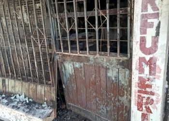 Un incendio destruyó los salones comerciales en un barrio de Cutral Co