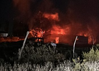 Se quemó una casa y hubo daños totales en Plaza Huincul
