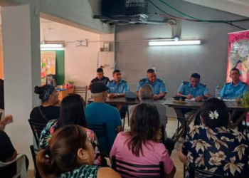 Hubo reunión entre vecinos del barrio San Martín y efectivos policiales de Cutral Co