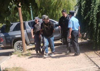 Quisieron asaltar a un repartidor y terminaron presos en Huincul