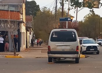 Cutral Co: hubo un fuerte choque entre un auto y un utilitario