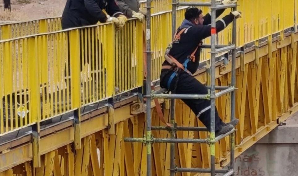 Hasta las 17 no se podrá pasar por el puente de la 9 de Julio en Plaza Huincul
