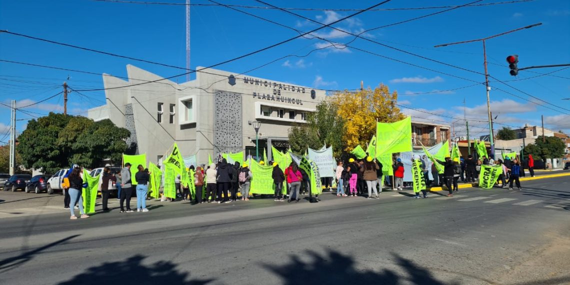 Terminó la movilización de la UOCRA en Huincul  y el tránsito es normal