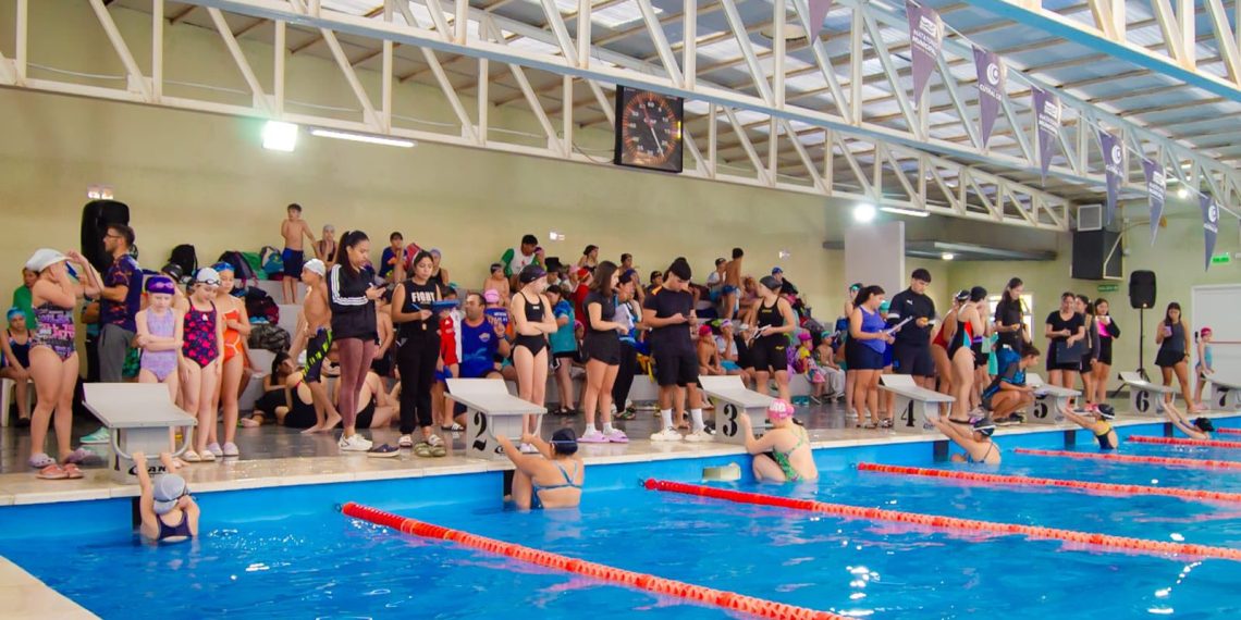 Exitosa jornada en la apertura de la Liga Integración de natación en Cutral Co