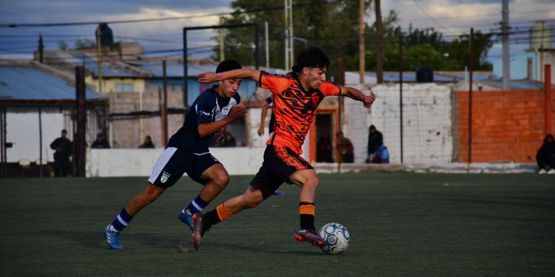 Empate para Petrolero y Rivadavia en la fecha 1 de Copa Neuquén