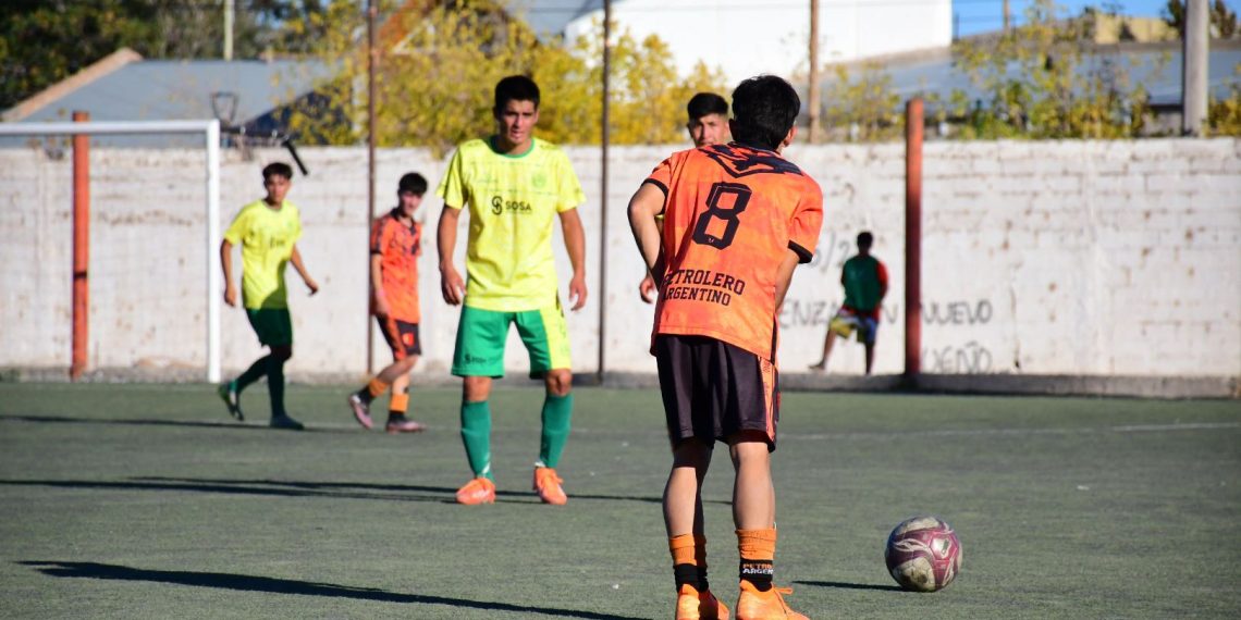 Se pone en marcha una fecha más de la Copa Neuquén para los equipos de Cutral Co y Huincul