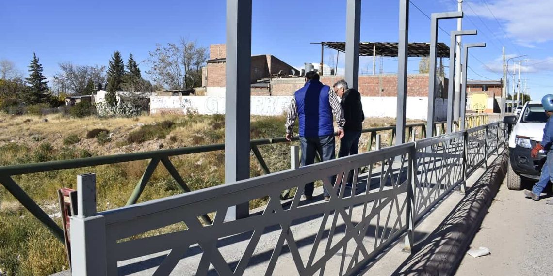 Hay cierre temporal de puentes en Plaza Huincul por tareas de inspección